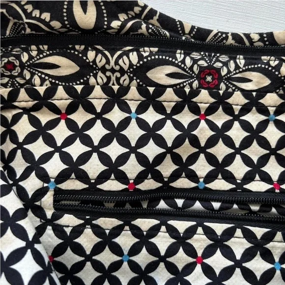 Vera Bradley Barcelona Black and white floral tote bag with pockets. - Picture 8 of 16